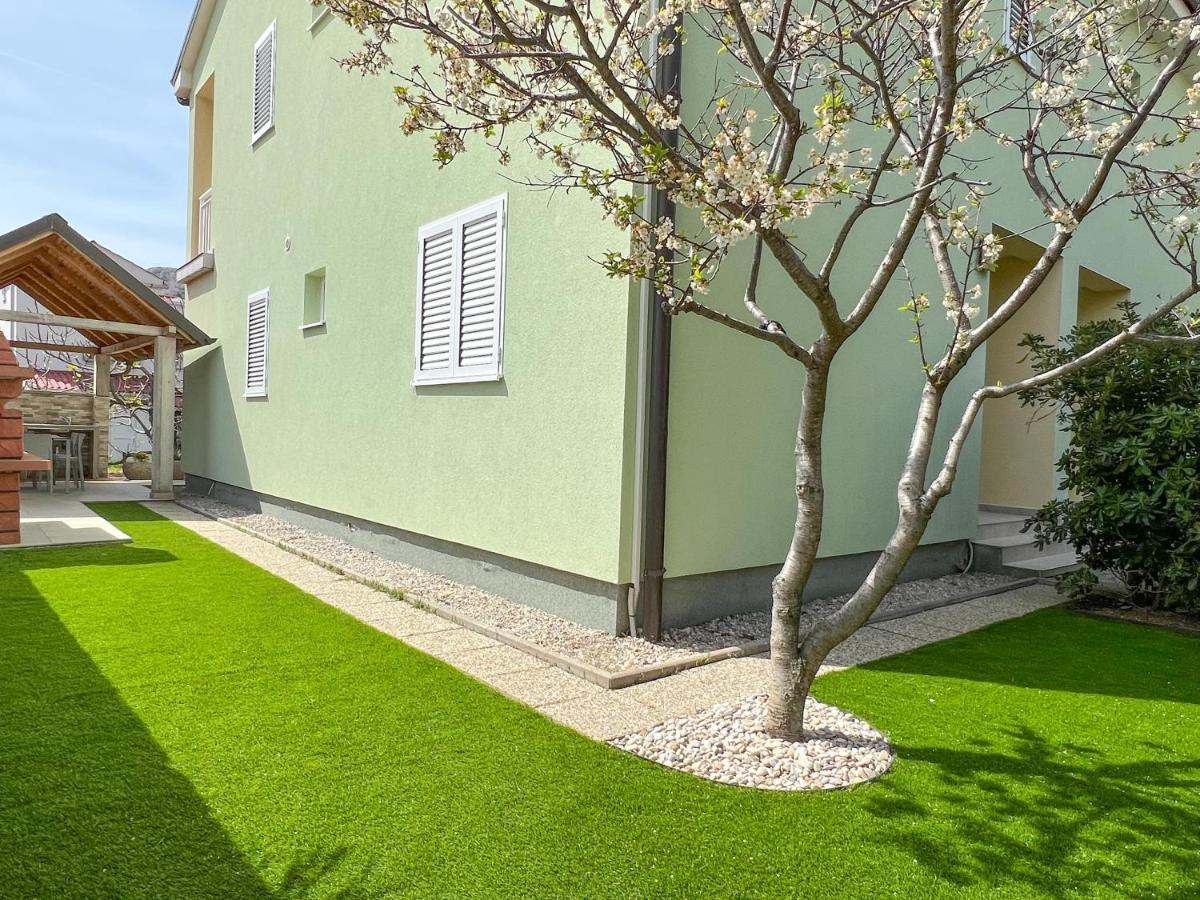 Apartment Baska Mit Poolarea - Krk, Kroatien エクステリア 写真